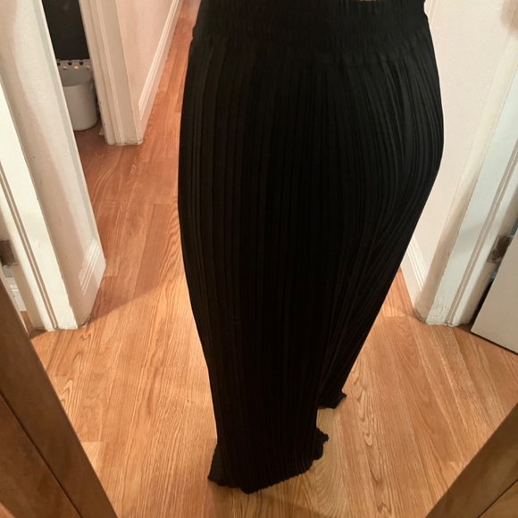 Classic pleated wide leg Saks fifth avenue pants - Picture 3 of 6